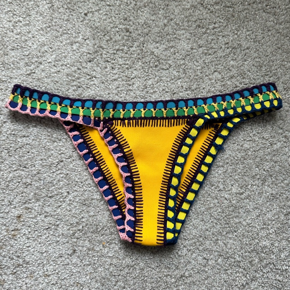 Kiini Ro - Bikini Bottom